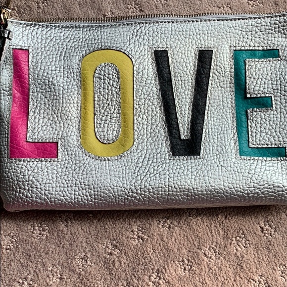 Juicy couture wristlet LOVE with pink lining - Picture 2 of 8